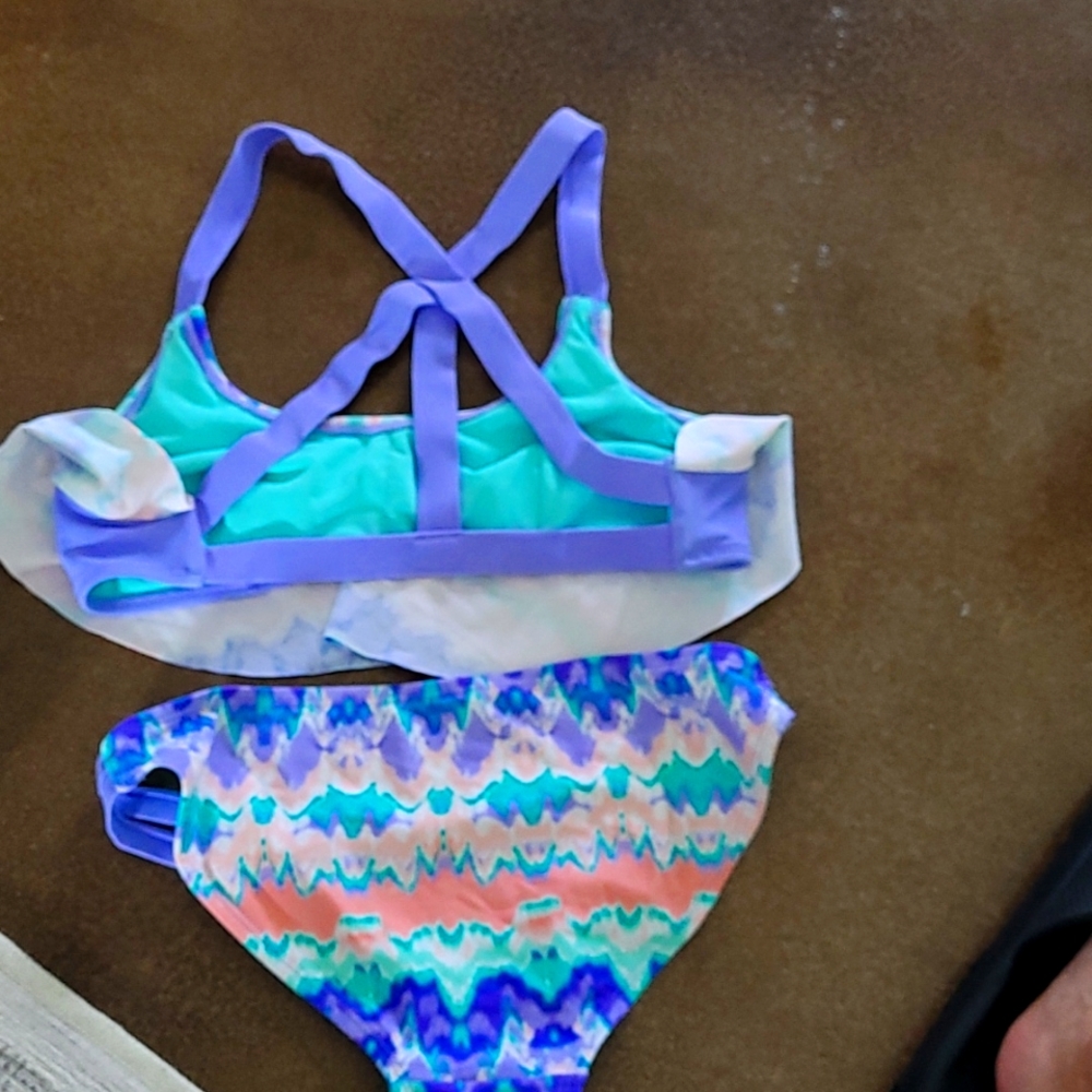 Bikini - Picture 2 of 2
